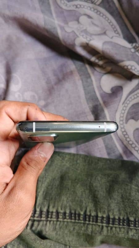 ONEPLUS 8T 12+4/256.      EXCHANGE POSSIBLE 11