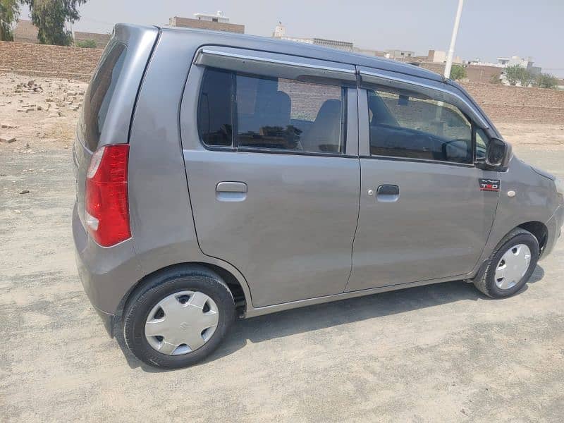 Suzuki Wagon R 2017 1
