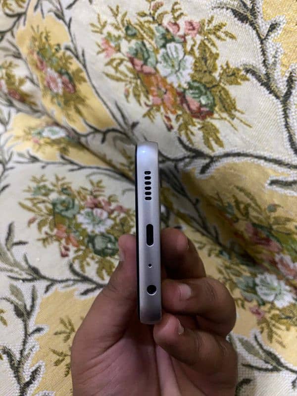 Samsung A05s 6/128 with box 4