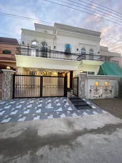 10 marla lavish brand new house