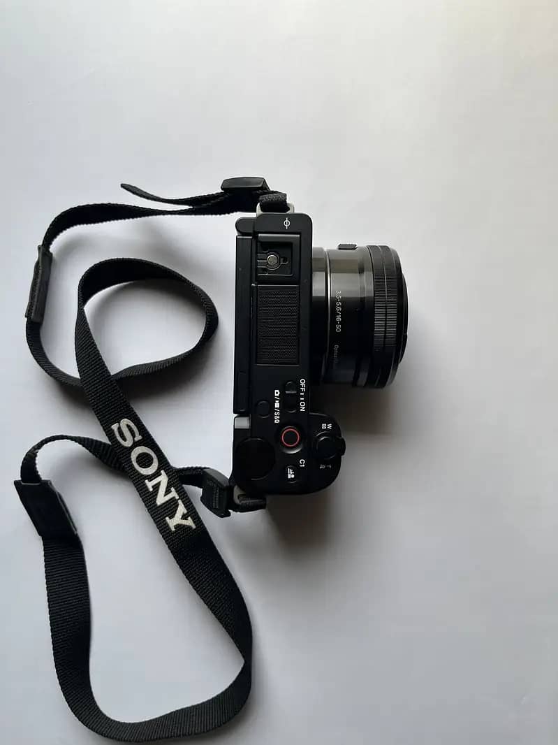 Sony ZV-E10 Mirrorless | Kit Lens | Box + Charger + Free Bag 1