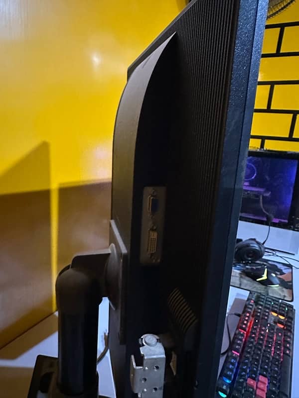 27 inches Gaming LCD 0