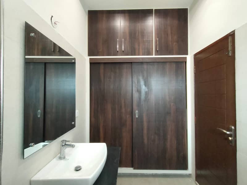 5-marla Upper Portion For Rent Dha Phase 6 / 2Bed 0