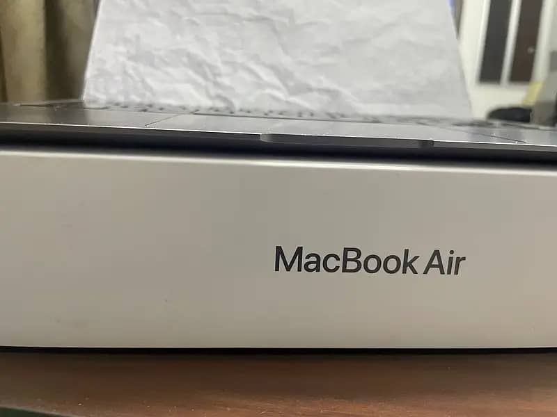 Apple MacBook Air, 13.3 inch M1 8gb 256 SSD Laptop 4