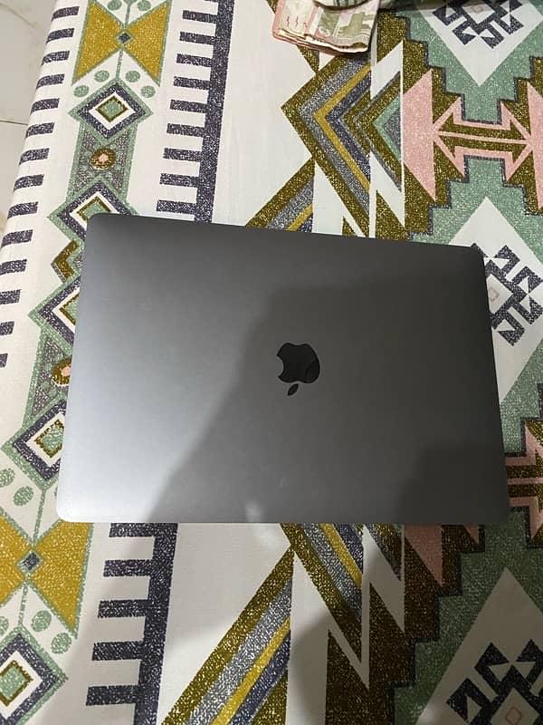 MacBook pro 2019 0