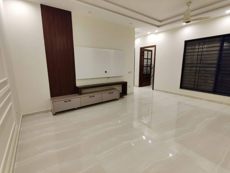 Separate Gate Corner House - 1 Kanal Luxurious Upper Portion On Top Location For Rent in DHA Phase 6 Lahore 6