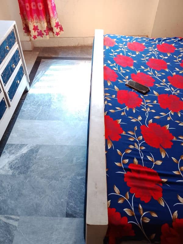2 bed set available 7