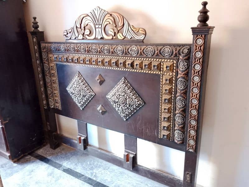 2 bed set available 16