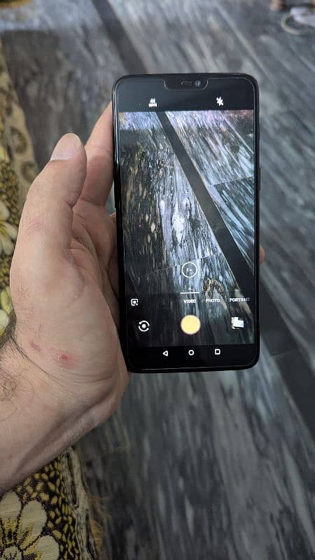 OnePlus 6 8/128 (no exchange) 3