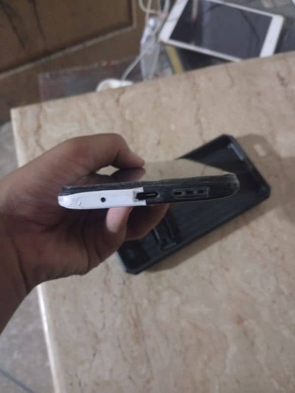 REDMI 9T 4+2/128 WITH BOX AND POUCH 10