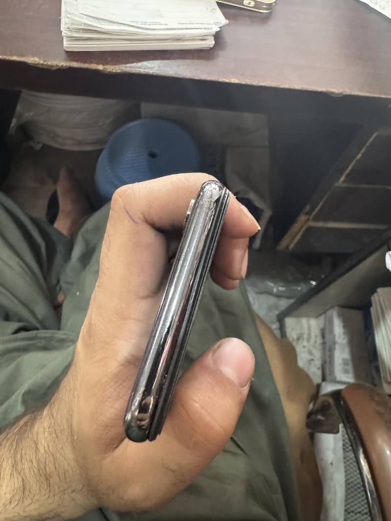 Iphone x 64gb original panel with box pta approved 1
