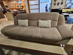 4+2+1 seater sofa set in excellent condition with cushions