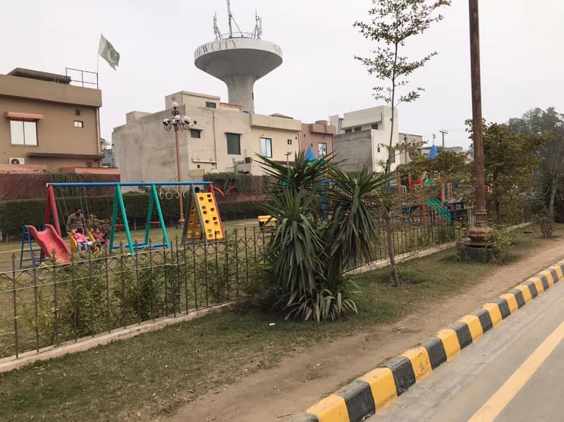 Great Location 5 Marla Plot For Sale In Tulip Extension Block, Park View City, Lahore 2