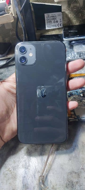 i phone 11 non PTA 1