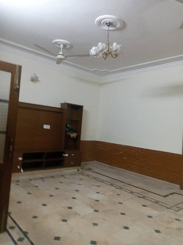 3 Bedroom Upper Portion In Pwd Block-D Near London baker's, KFC 1