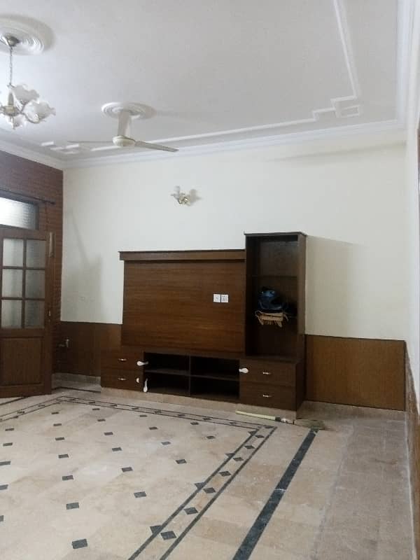 3 Bedroom Upper Portion In Pwd Block-D Near London baker's, KFC 3