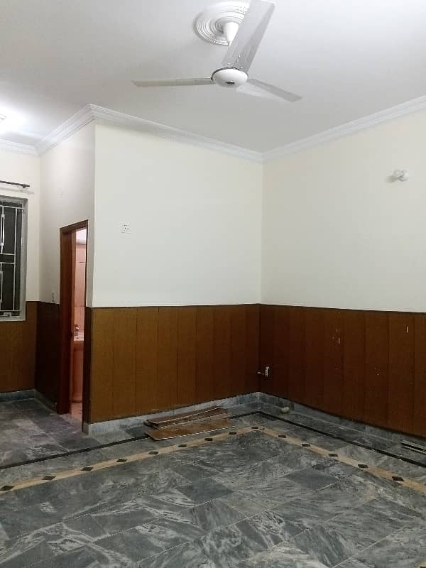 3 Bedroom Upper Portion In Pwd Block-D Near London baker's, KFC 5