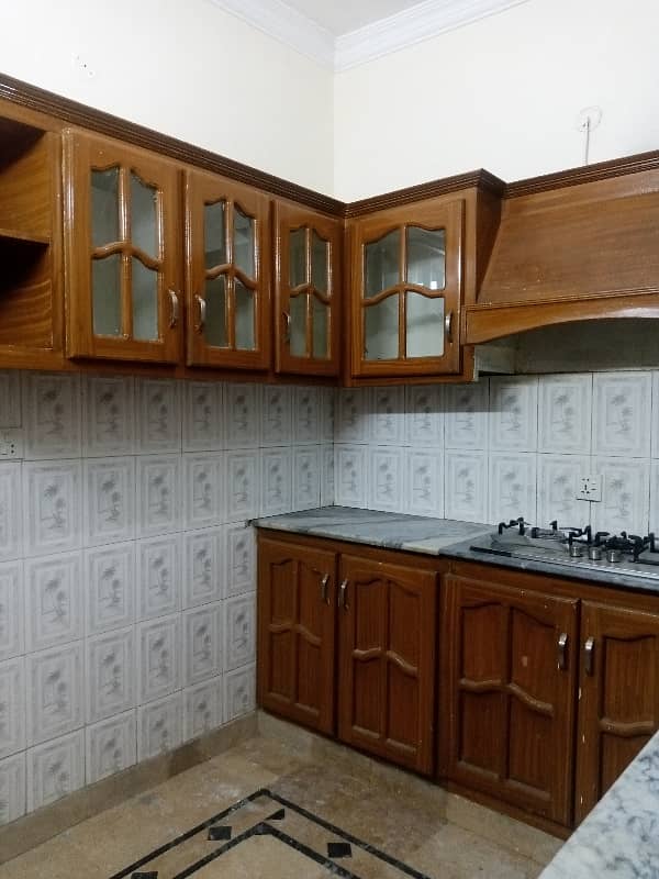 3 Bedroom Upper Portion In Pwd Block-D Near London baker's, KFC 8