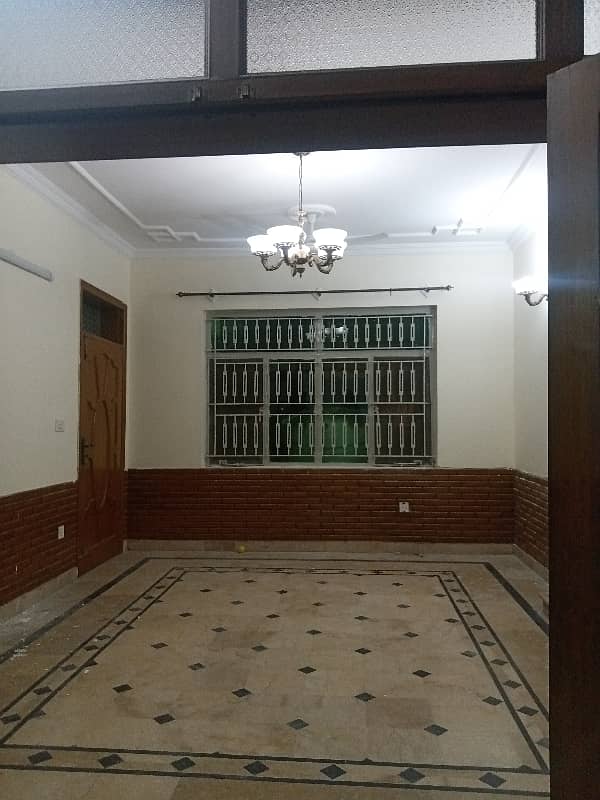 3 Bedroom Upper Portion In Pwd Block-D Near London baker's, KFC 0