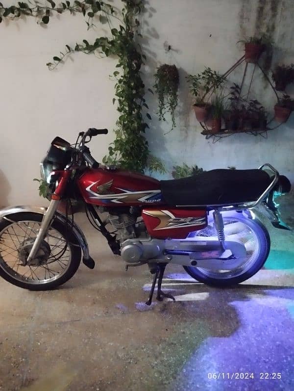 Honda CG 125 Red Color 0