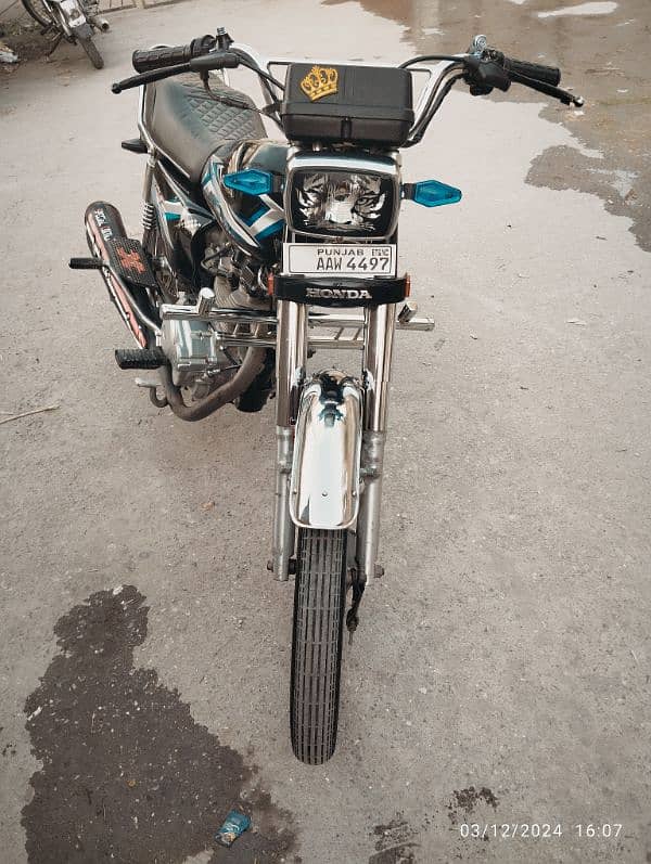 Honda CG 125 Red Color 2