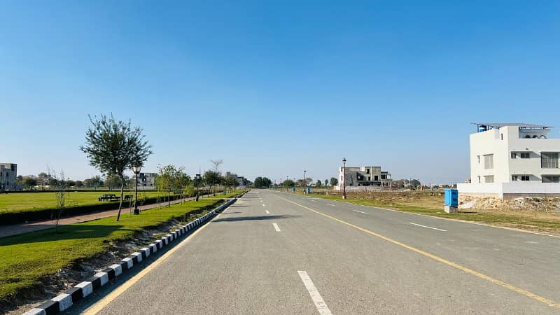 1 Kanal Corner Plot Available For Sale In Lake City Sector Golf Estate 2 5