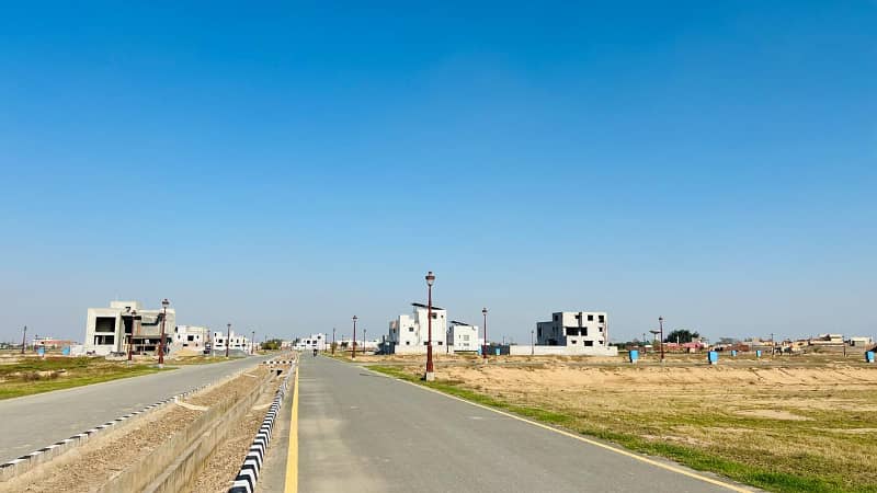 1 Kanal Corner Plot Available For Sale In Lake City Sector Golf Estate 2 7