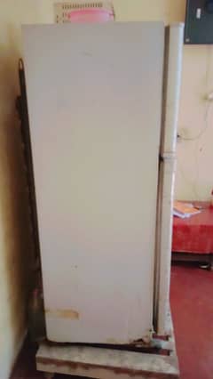 dawlance refrigerator medium size