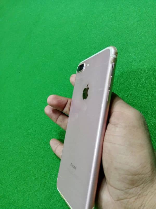 Iphone 7 plus / 128 With Box 1