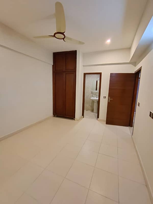 Three Bedroom Flat Available For Rent In Defence Residency DHA Phase 2 Islamabad. 12
