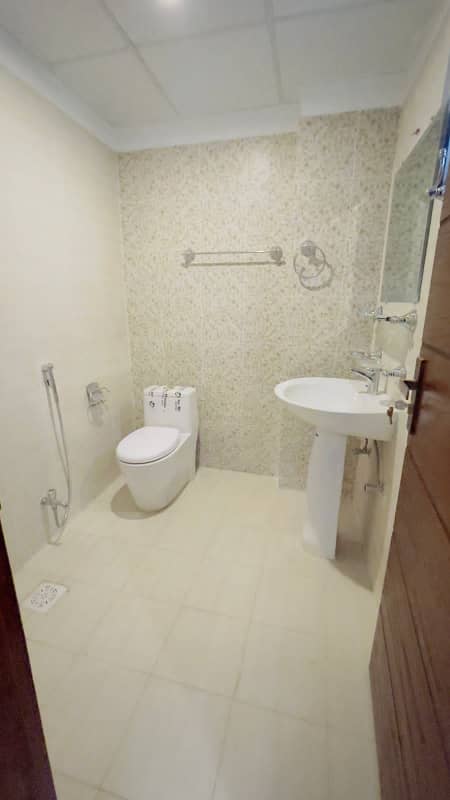 Three Bedroom Flat Available For Rent In Defence Residency DHA Phase 2 Islamabad. 13