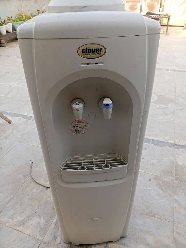 clover water dispenser 1