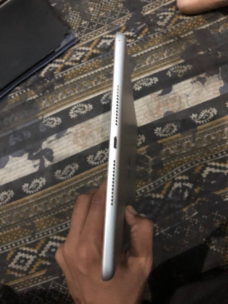 Apple ipad 9th generation 3