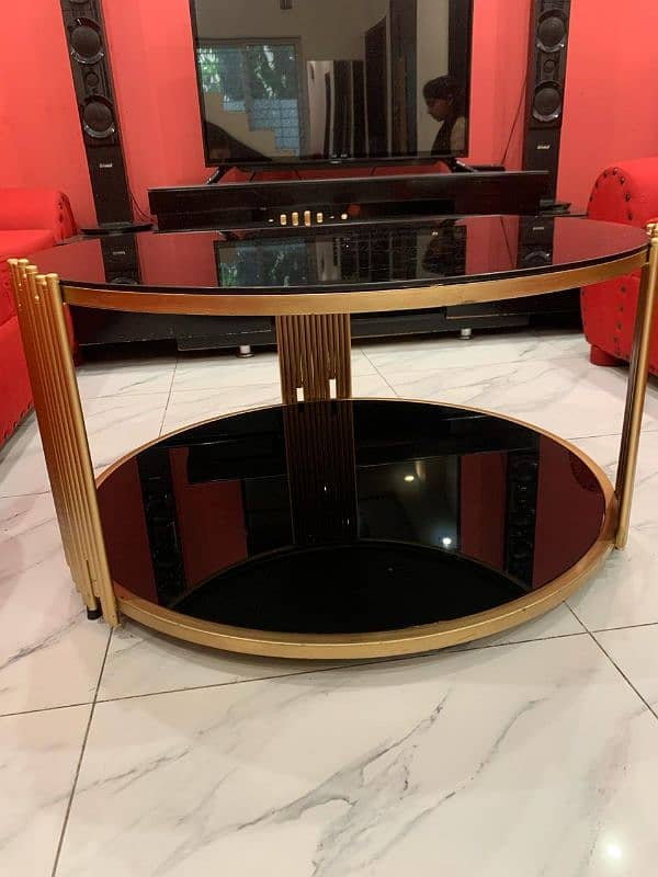 Black round table for sale 0