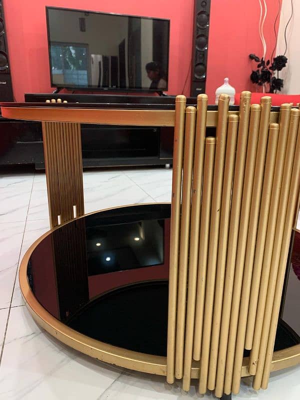 Black round table for sale 1