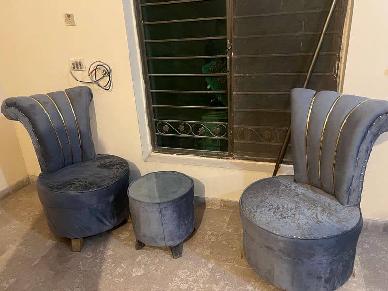 2 coffee chairs and table 0