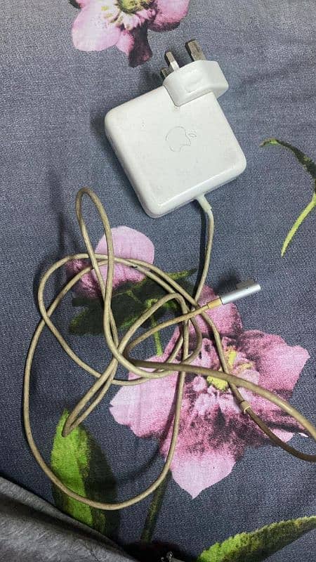 Sallam I can sale my MacBook pro 12 for sale 1