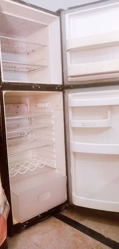 Refrigerator for Sale. 1