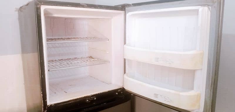 Refrigerator for Sale. 6