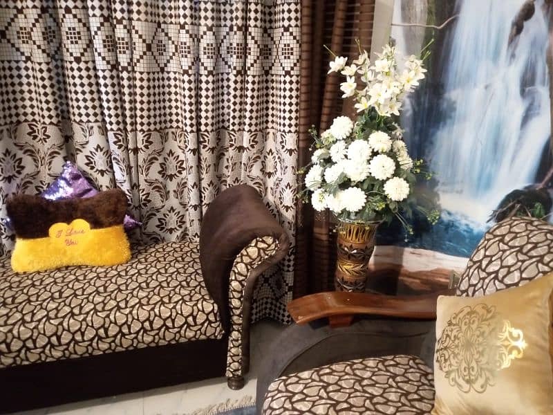 new condition  full dringroom set 2
