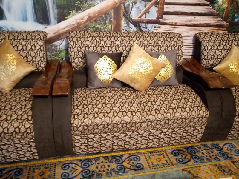 new condition  full dringroom set 3