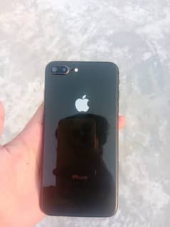 Iphone 8 plus non pta 64 gb whatapp num +92 3165303021