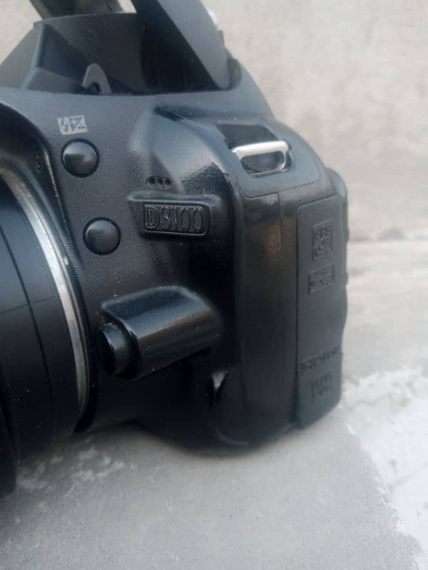 Nikon d3100 with 70/300 lense all ok camera cash on deliver avalialbe 2