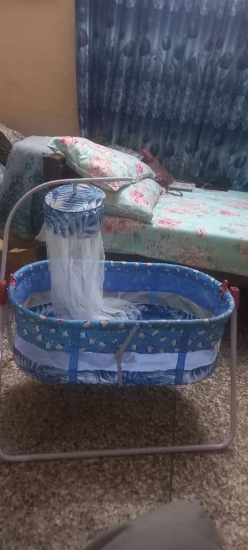 baby cradle swing 0