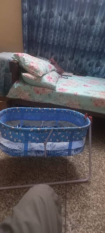 baby cradle swing 1