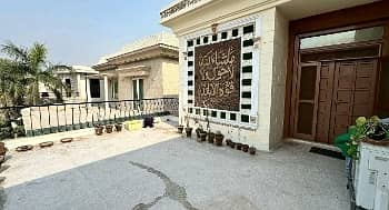 In DHA Phase 3 - Block Z Upper Portion Sized 1 Kanal For rent 15
