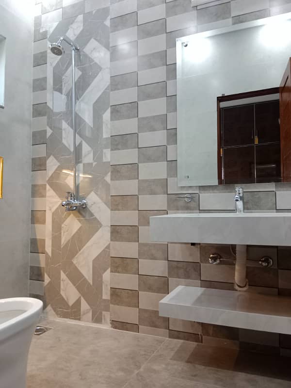 5 MARLA HOUSE FOR RENT IN A BLOCK  DREAM GARDENS  LAHORE. 3