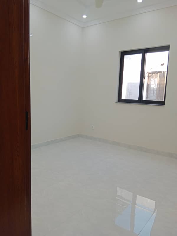 5 MARLA HOUSE FOR RENT IN A BLOCK  DREAM GARDENS  LAHORE. 4