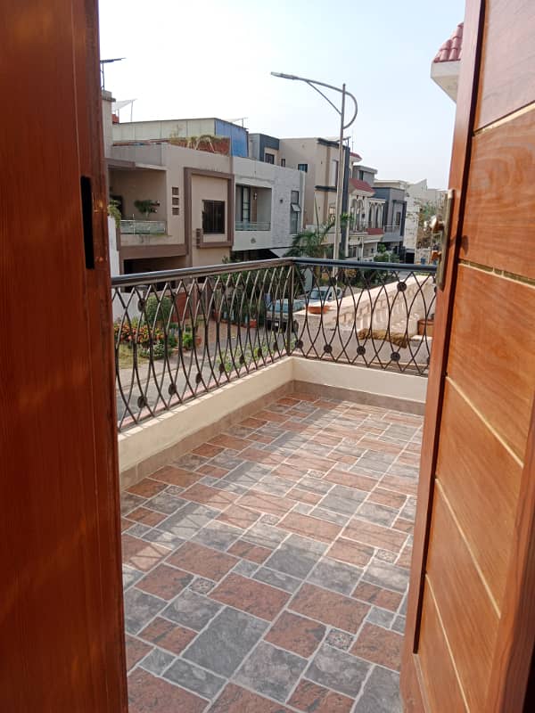 5 MARLA HOUSE FOR RENT IN A BLOCK  DREAM GARDENS  LAHORE. 5