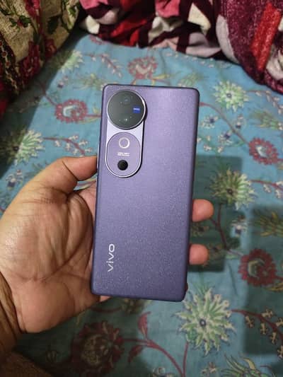 VIVO V40, 12/256 GB, MINT CONDITION, 10/10, FULL BOX,